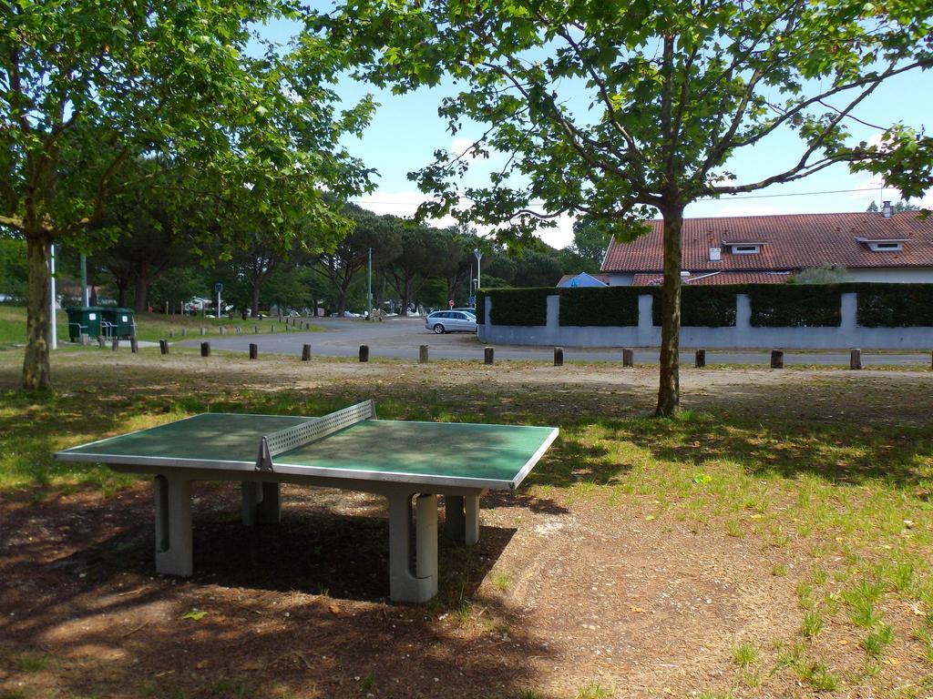 Hotel Cote Et Lac Biscarrosse Bagian luar foto