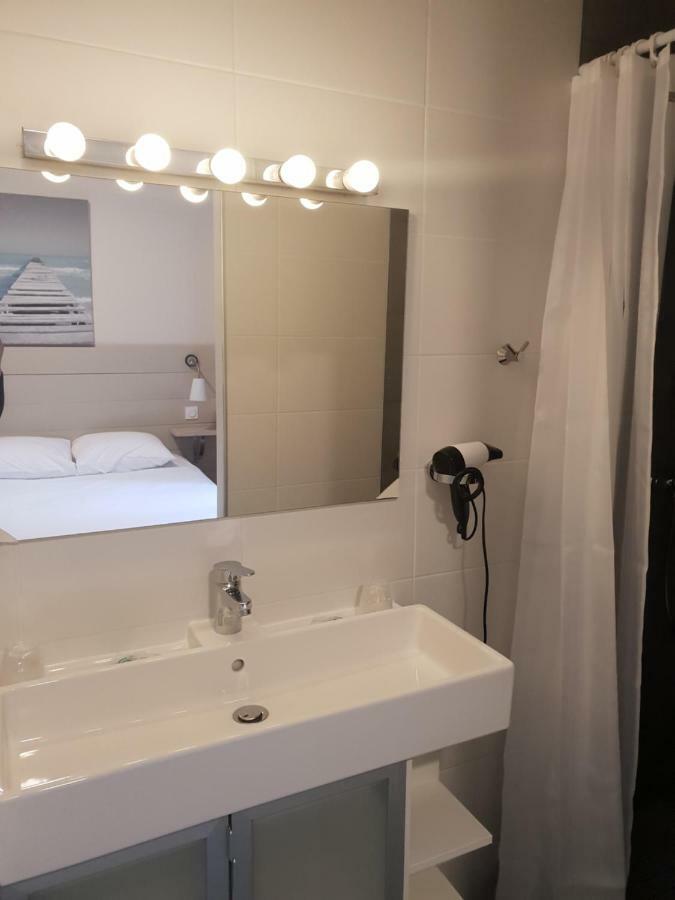 Hotel Cote Et Lac Biscarrosse Bagian luar foto